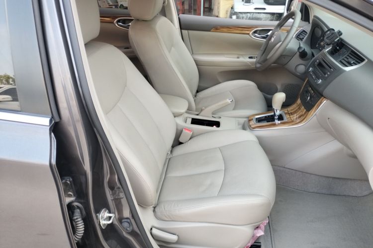 日产 轩逸 2014款 1.6XV CVT尊享版局部细节41