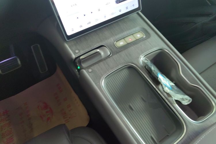 蔚来ET7 2024款 100kWh 行政签名版中控内饰18