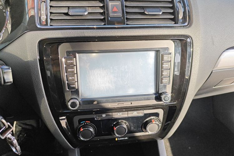 大众 速腾 2016款 230TSI 25周年纪念版中控内饰16