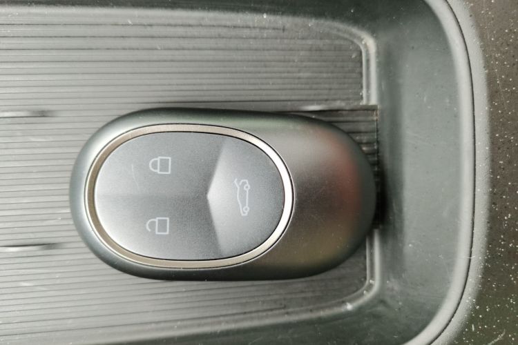 蔚来ET5 2022款 75kWh中控内饰7001