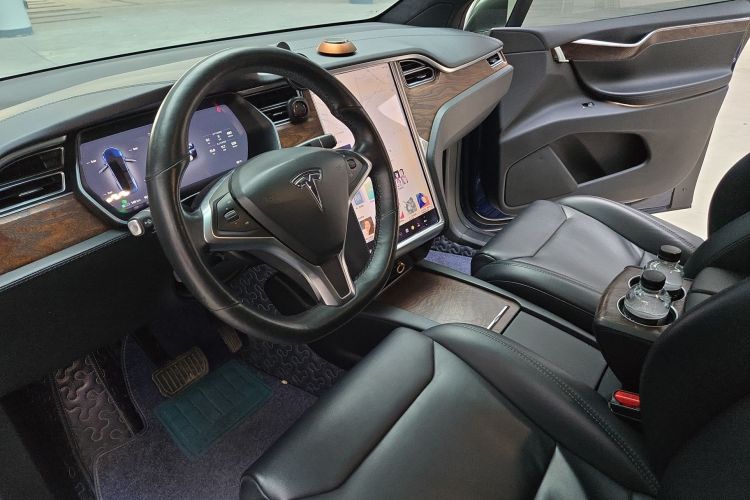 特斯拉 2017款 Model X 100D 长续航版中控内饰7003
