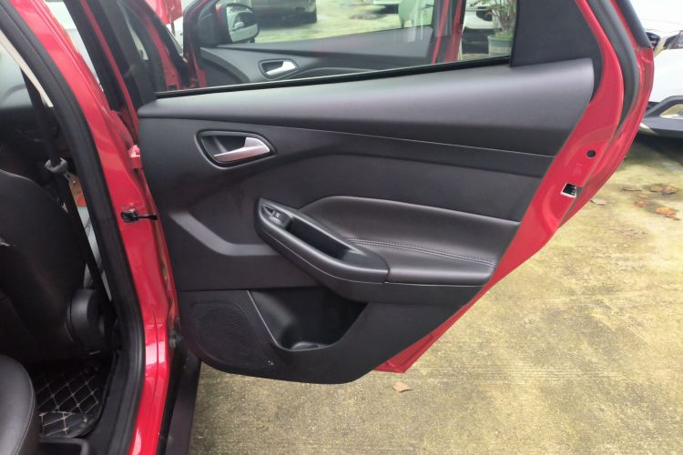 福特 福克斯 2015款 两厢 1.6L 自动风尚型中控内饰7006