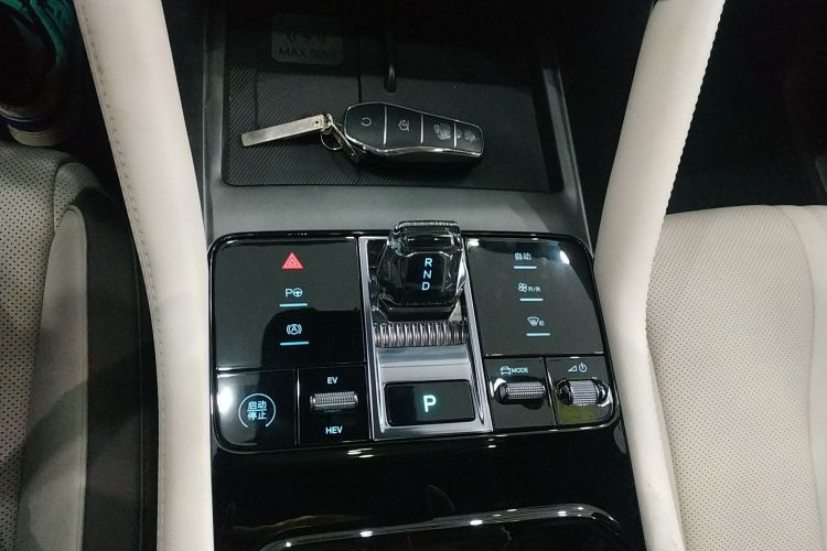 比亚迪 宋PLUS新能源 2025款 DM-i 智驾版 160KM 旗舰型局部细节18