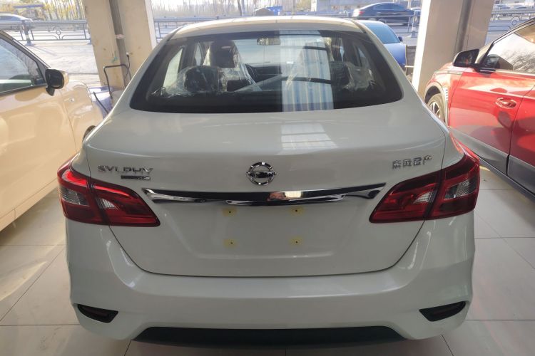 日产 轩逸 2024款 改款 经典 1.6XE CVT舒适版车身外观6