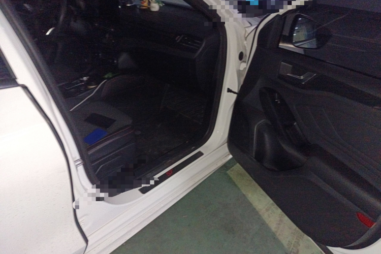 福特 福克斯 2020款 三厢 EcoBoost 180 自动ST Line局部细节9005