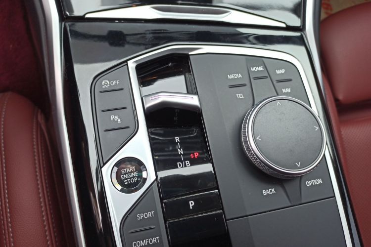 宝马i3 2022款 eDrive 35 L中控内饰18