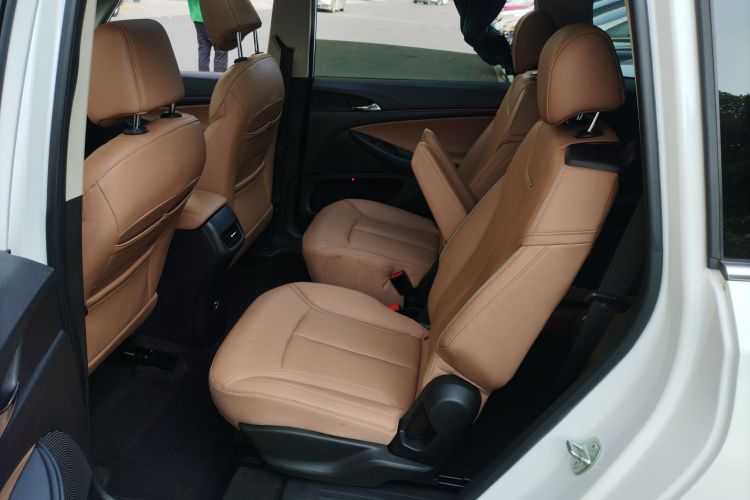 别克GL6 2021款 323T 轻混动互联豪华型中控内饰7004