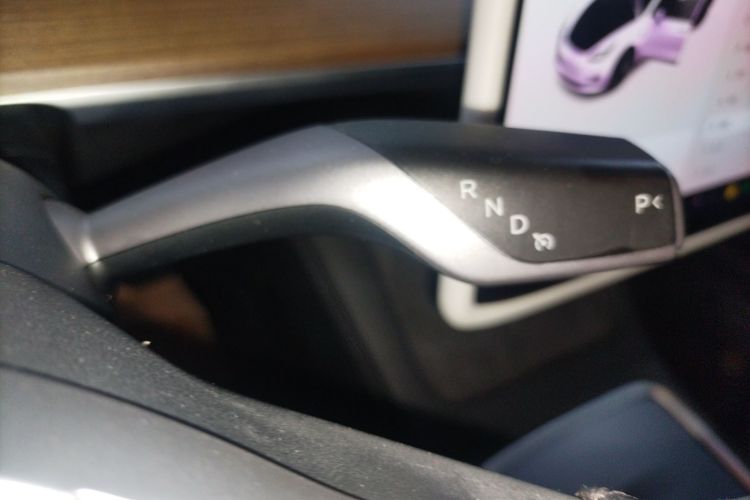 特斯拉 Model 3 2021款 标准续航后驱升级版 3D6中控内饰18