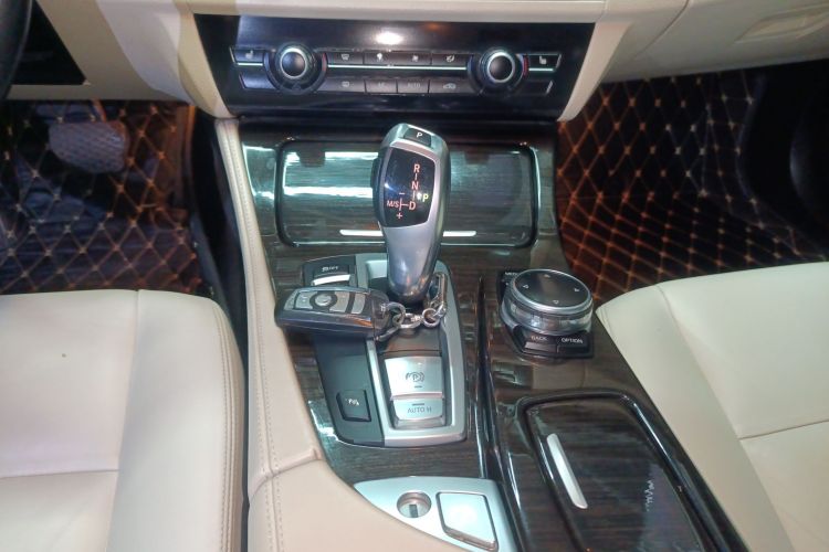 宝马5系 2014款 525Li 豪华设计套装局部细节18