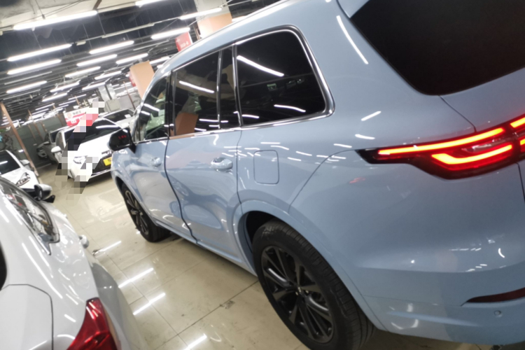 理想汽车 理想ONE 2020款 增程6座版车身外观4