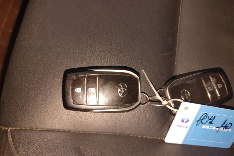 丰田 RAV4荣放 2016款 2.5L 自动四驱精英版中控内饰7001