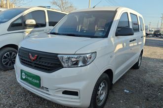 五菱汽车 五菱宏光V 2022款 1.5L劲取版电动助力LAR