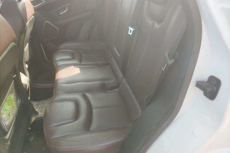 陆风X7 2015款 2.0T 全景尊贵版中控内饰7004