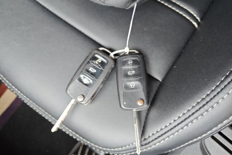 大众 朗逸 2015款 1.6L 手动风尚版中控内饰11