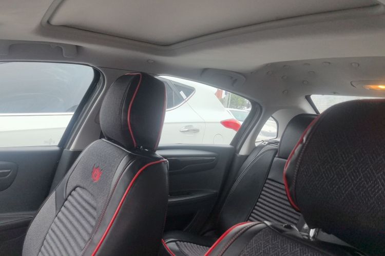 雪铁龙 世嘉 2013款 三厢 1.6L 手动品尚型中控内饰22