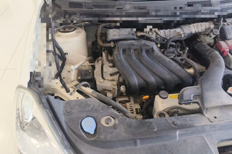 日产 轩逸 2018款 经典 1.6XE CVT舒适版机舱底盘25