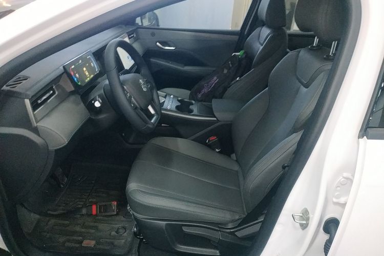 比亚迪 秦PLUS 2025款 DM-i 智驾版 128KM进取型中控内饰19