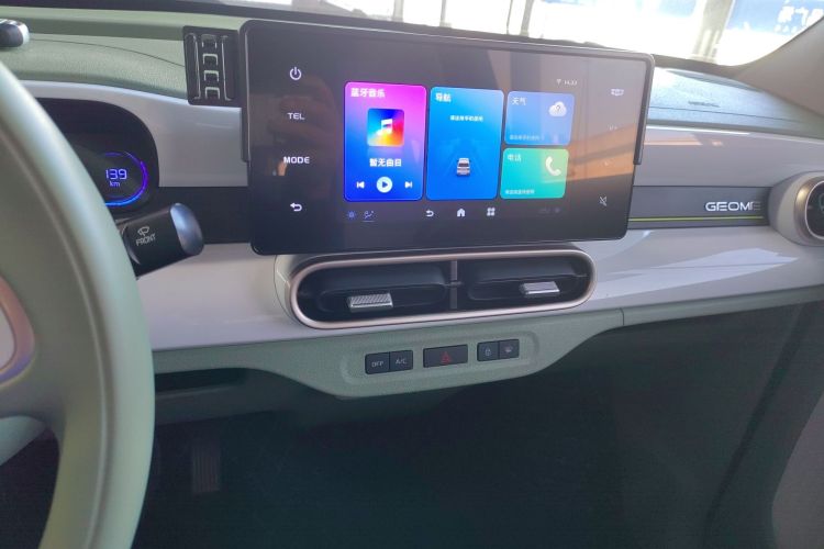吉利银河 2025款 210km 熊猫骑士中控内饰16