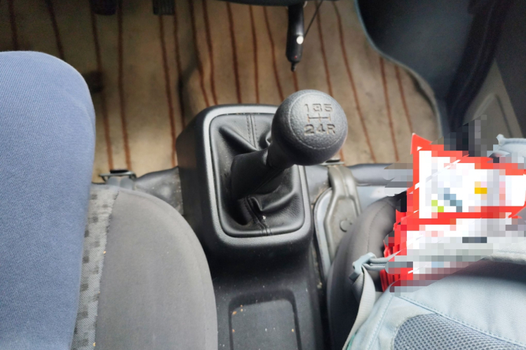 五菱汽车 五菱之光 2023款 1.5L 实用型 5/7座中控内饰18