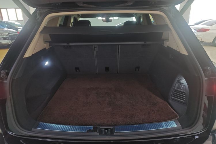 大众 途锐 2020款 2.0TSI 锐尚版 国VI机舱底盘23