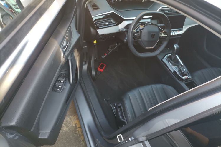 标致408 2022款 1.6T 进取版中控内饰20