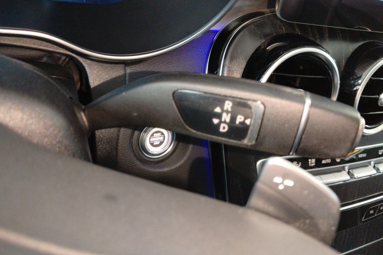 奔驰C级 2021款 C 260 L 运动版中控内饰18