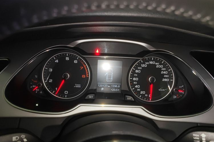 奥迪A4L 2016款 35 TFSI 典藏版 自动标准型局部细节14