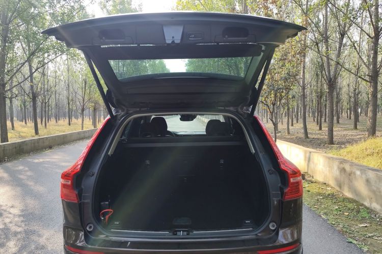 沃尔沃XC60 2019款 T5 四驱智远版 国VI机舱底盘23