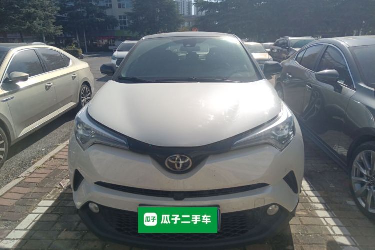 丰田C-HR 2020款 2.0L 豪华版车身外观2