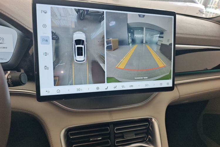 比亚迪 宋PLUS新能源 2025款 EV 智驾版 520km 尊贵型中控内饰16