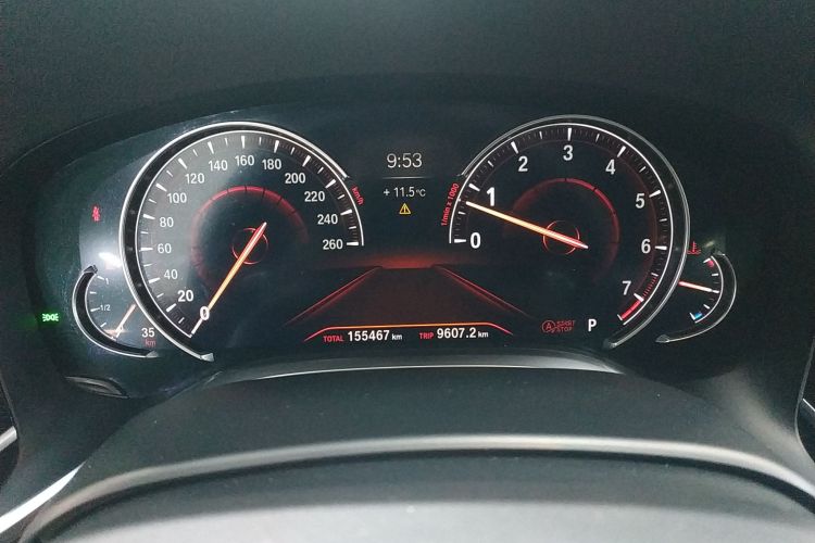 宝马7系 2018款 730Li 领先型 M运动套装中控内饰14