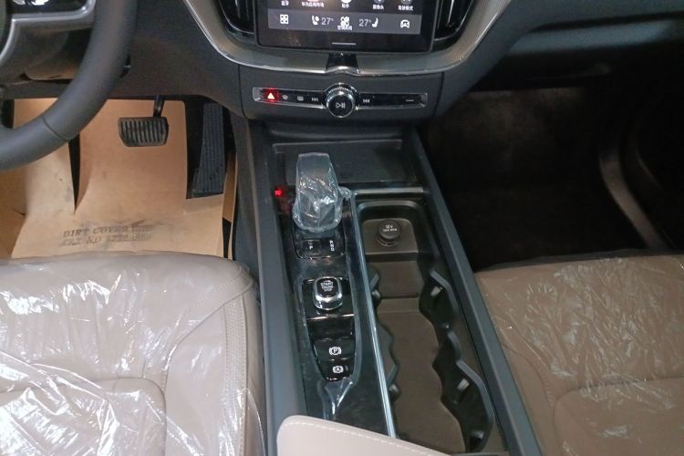 沃尔沃XC60 2026款 B5 四驱智逸豪华版中控内饰18