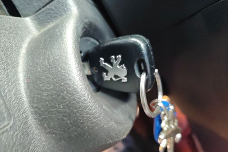 标致207 2013款 CROSS 1.4L 手动驭乐型中控内饰11