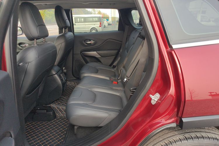 Jeep 自由光 2020款 2.0T 两驱领先版中控内饰21