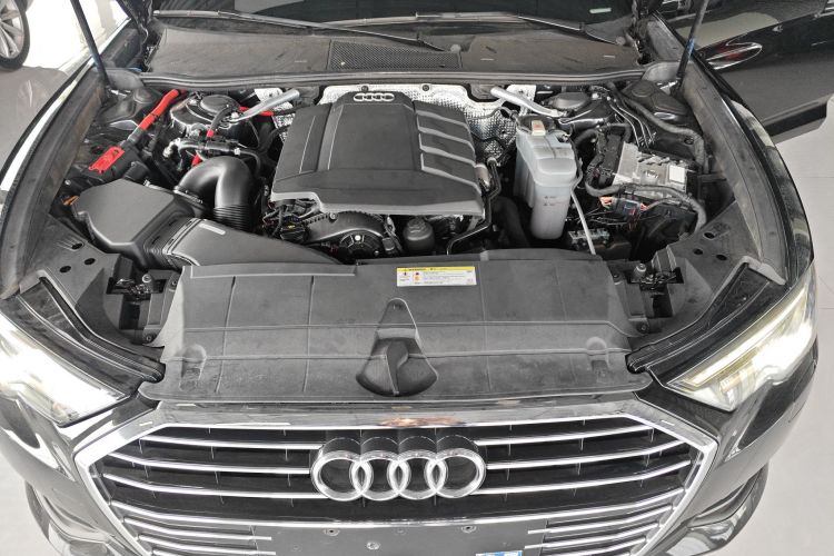 奥迪A6L 2021款 40 TFSI 豪华致雅型机舱底盘24