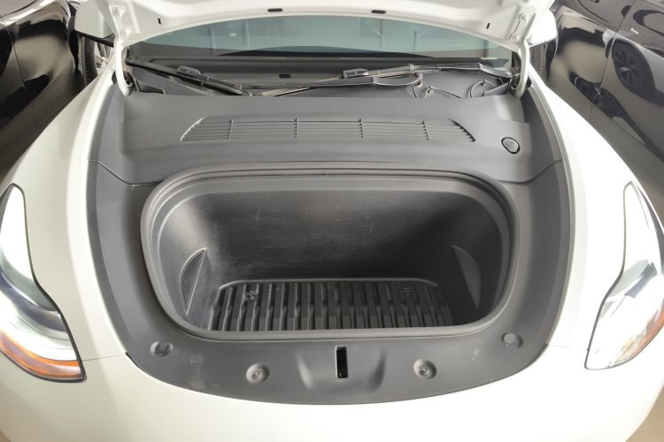 特斯拉 Model Y 2022款 后轮驱动版机舱底盘24