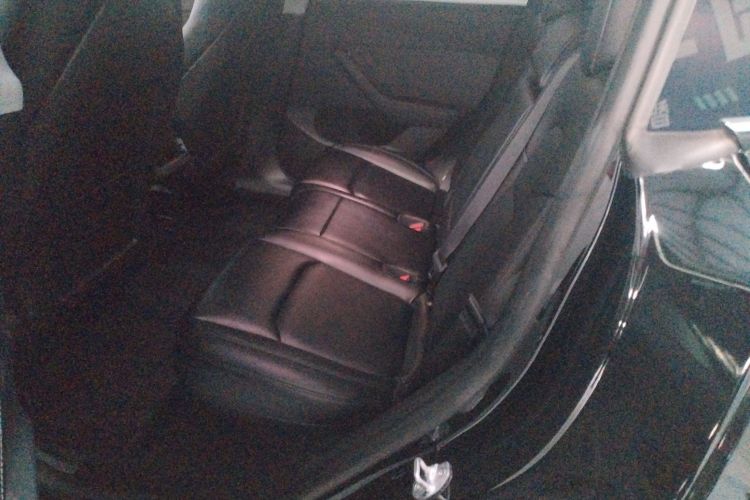 特斯拉 Model Y 2022款 改款 后轮驱动版中控内饰21