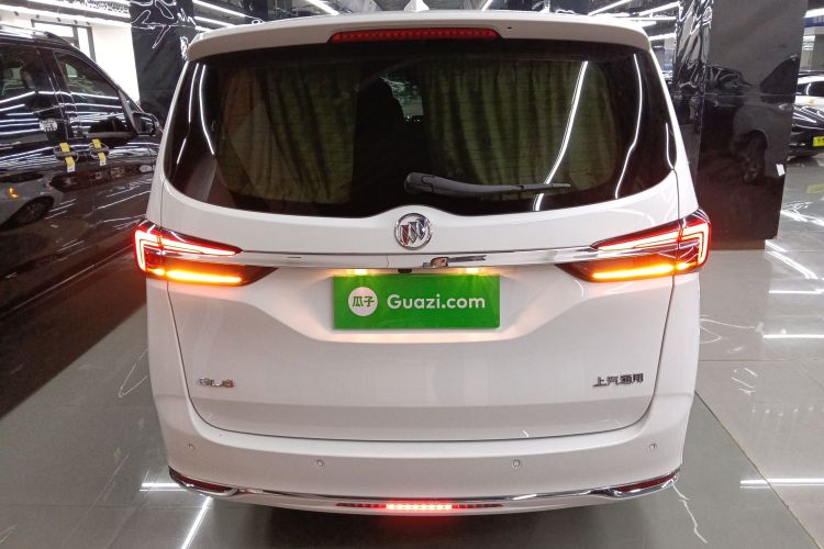 别克GL8 2023款 改款 陆上公务舱 豪华型车身外观6