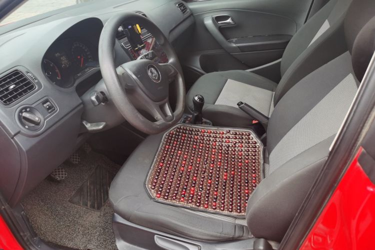 大众 Polo 2014款 1.4L 手动风尚版中控内饰19