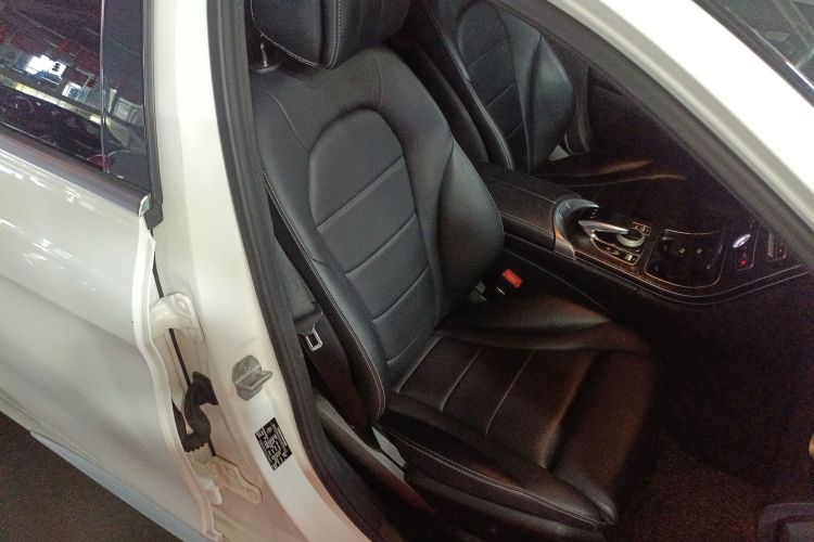 奔驰C级 2015款 C 200 L 4MATIC 运动版局部细节41