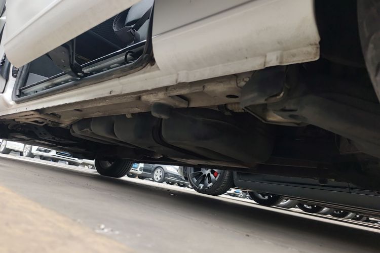 奔驰 威霆 2016款 2.0T 商务版局部细节9002