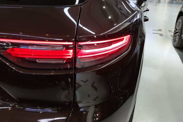 保时捷 Cayenne新能源 2022款 Cayenne E-Hybrid 2.0T 铂金版车身外观6005