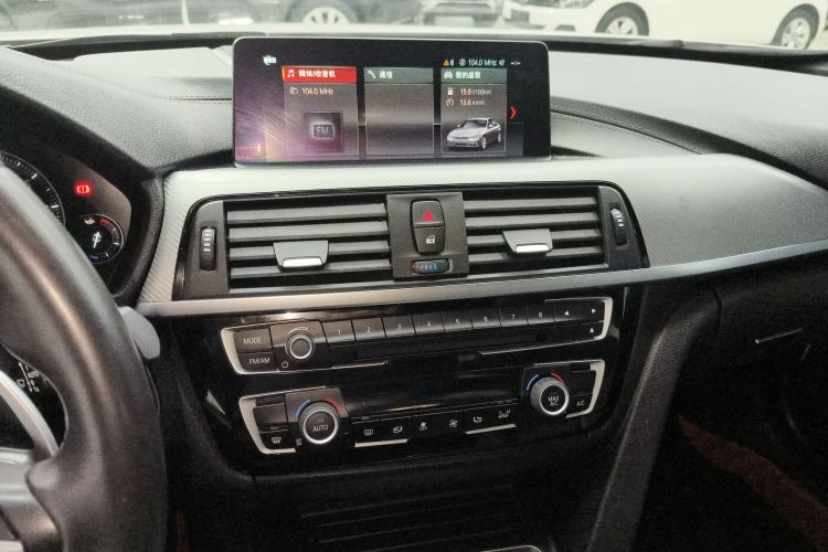 宝马3系 2018款 320i M运动曜夜版局部细节16