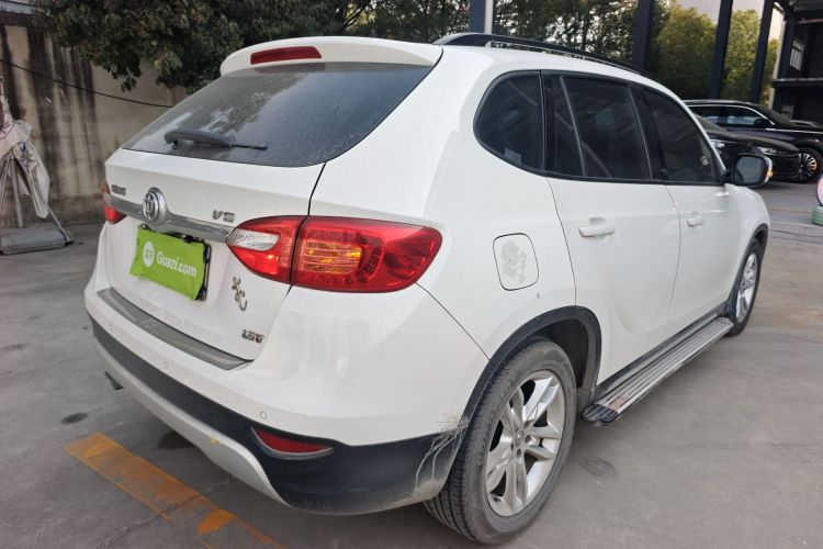 中华V5 2012款 1.5T 自动两驱运动型车身外观7