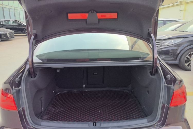 奥迪A3 2015款 Limousine 40 TFSI 自动舒适型机舱底盘23