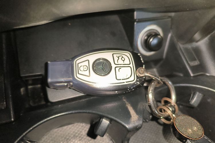 奔驰C级 2018款 C 200 成就特别版中控内饰11