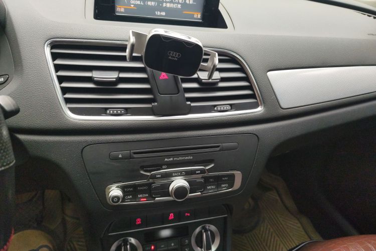 奥迪Q3 2015款 35 TFSI 进取型中控内饰16