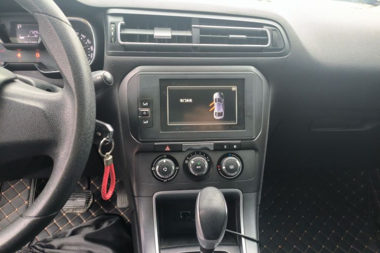 雪铁龙 C4世嘉 2016款 1.6L 自动舒适型中控内饰16