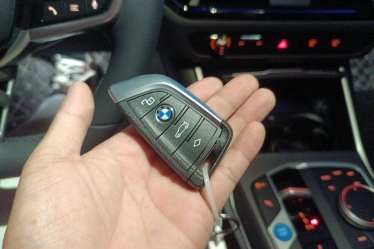 宝马i3 2025款 eDrive 35 L中控内饰11