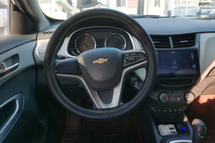 雪佛兰 2015款 赛欧3 1.5L AMT幸福天窗版中控内饰13